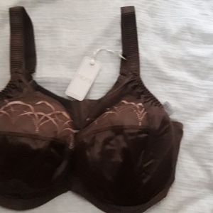 Brand new elomi cate bra with underwire and embroi